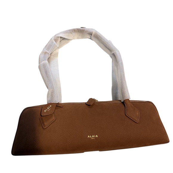 ALAÏA Le Teckel Medium suede shoulder bag - Picture 3 of 3